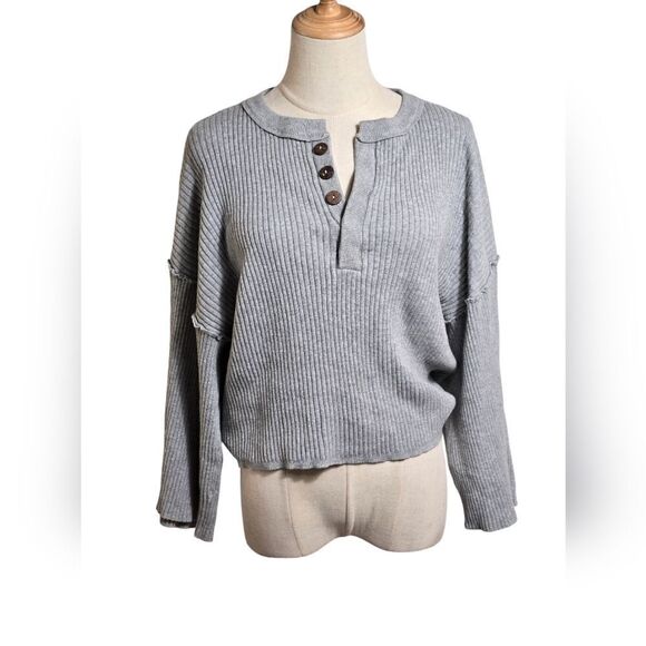 Urban Outfitters Cropped Gray Rib Knit Y2K Henley Style Bell Sleeve Sweater Top - Picture 1 of 7